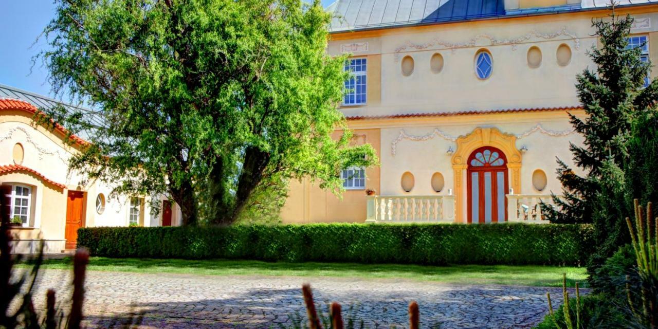 Penzion Tillerova Vila Lázně Bohdaneč Eksteriør billede