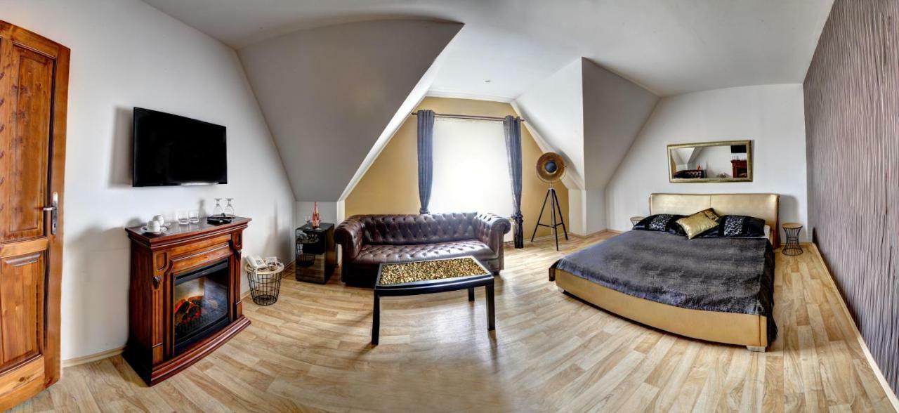 Penzion Tillerova Vila Lázně Bohdaneč Eksteriør billede
